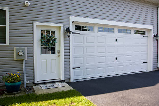 24/7 Emergency Garage Door Panel Replacement experts in Varnell, GA